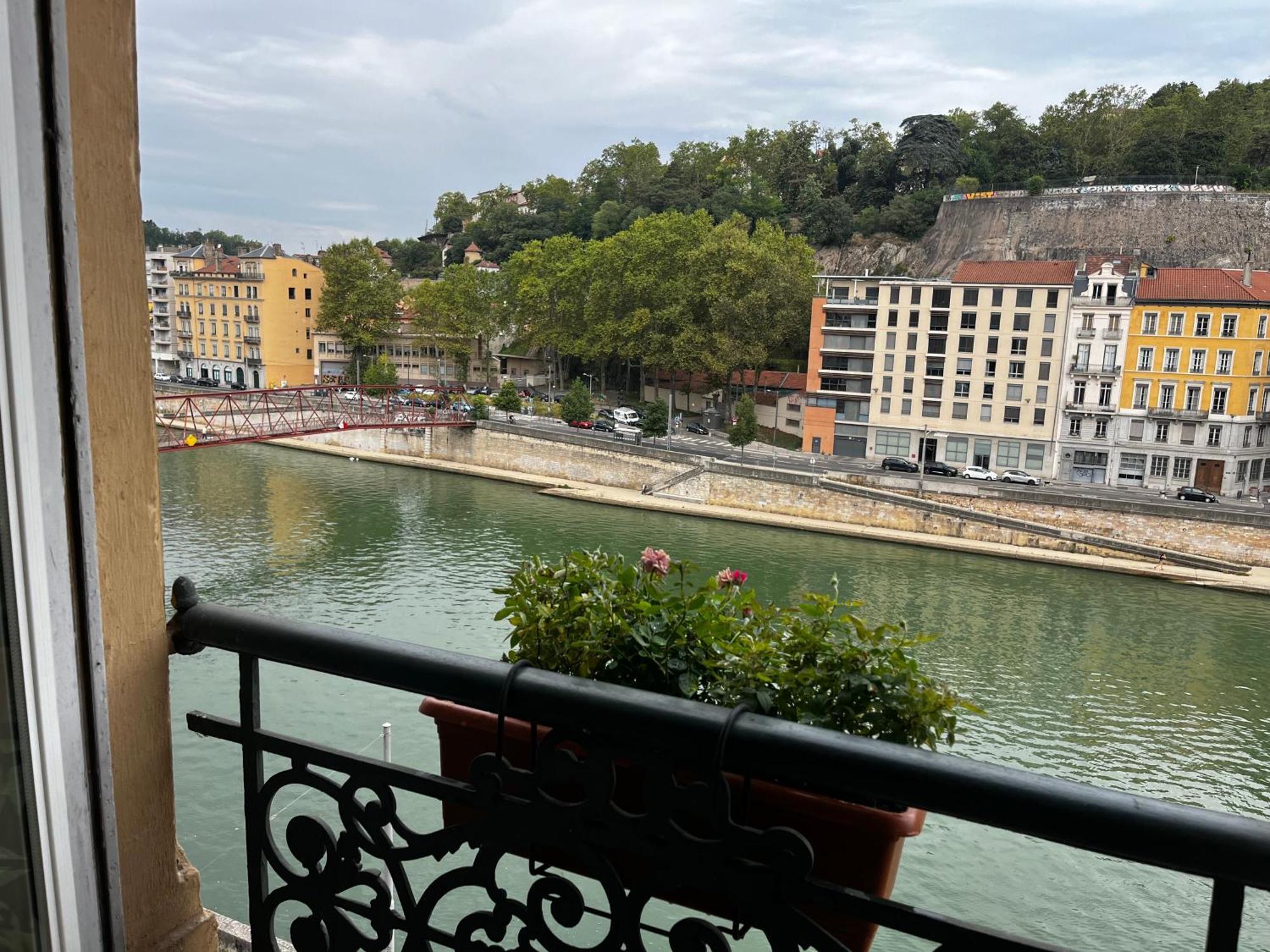 Vue Sur L'Eau Lião Exterior foto